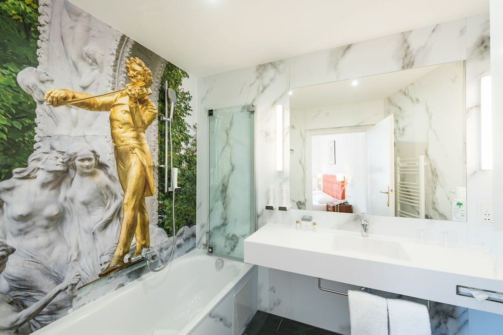 Фото Hotel Johann Strauss