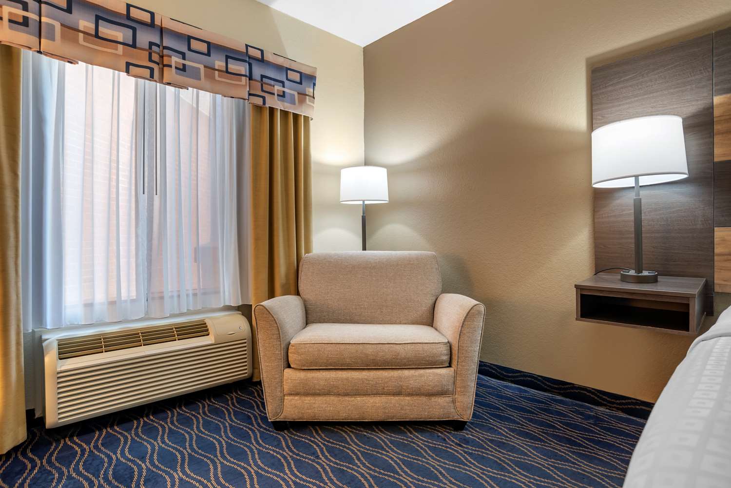 Фото Best Western Troy Inn