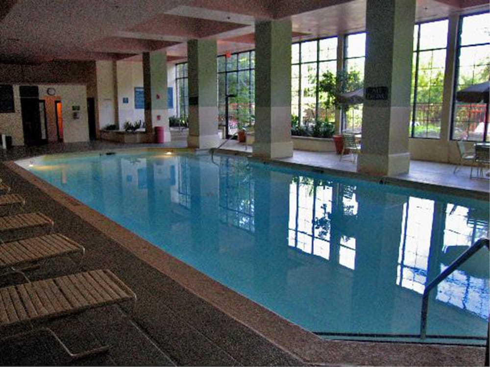 Фото Hilton Nashville Airport