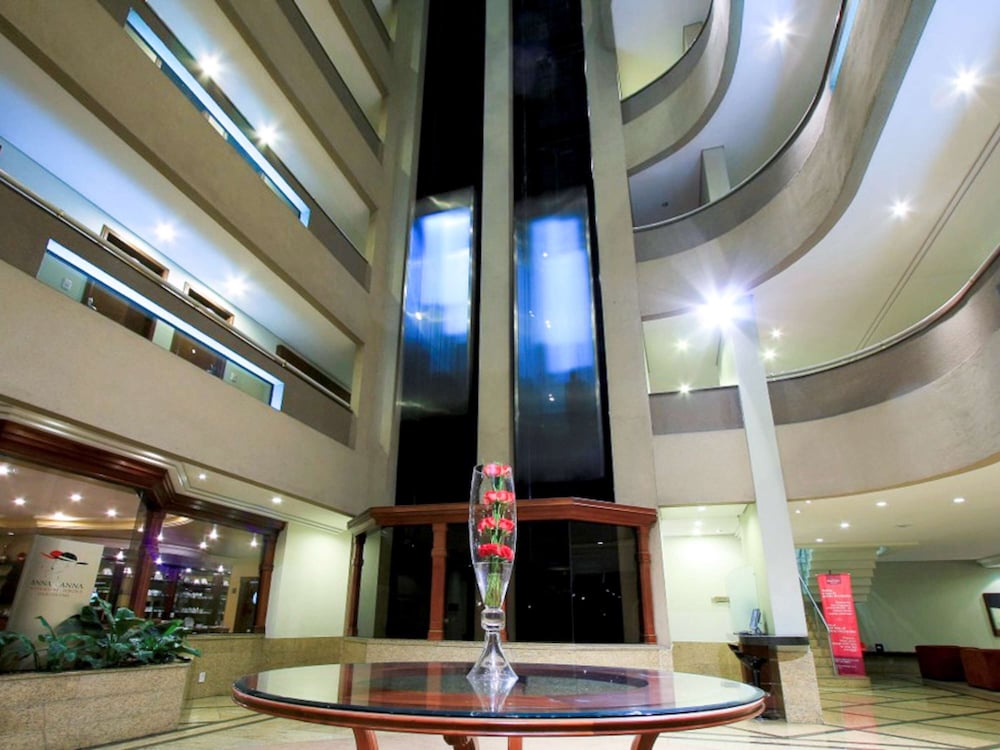 Фото Mercure Curitiba Golden Hotel