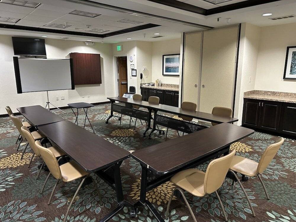 Фото Staybridge Suites Minot, an Ihg Hotel