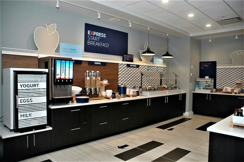 Фото Holiday Inn Express & Suites Edmonton Sw - Windermere, an Ihg Hotel