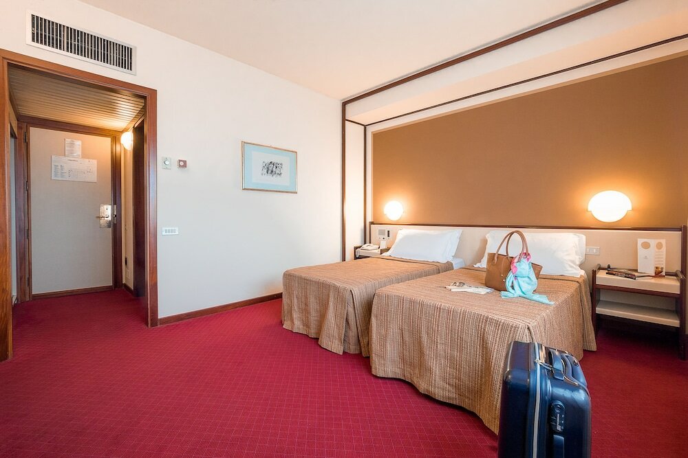 Фото Astoria Palace Hotel