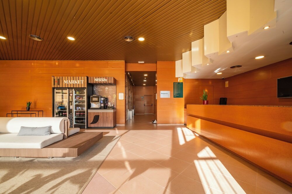 Фото Apartamentos Hesperia Barcelona Sant Joan