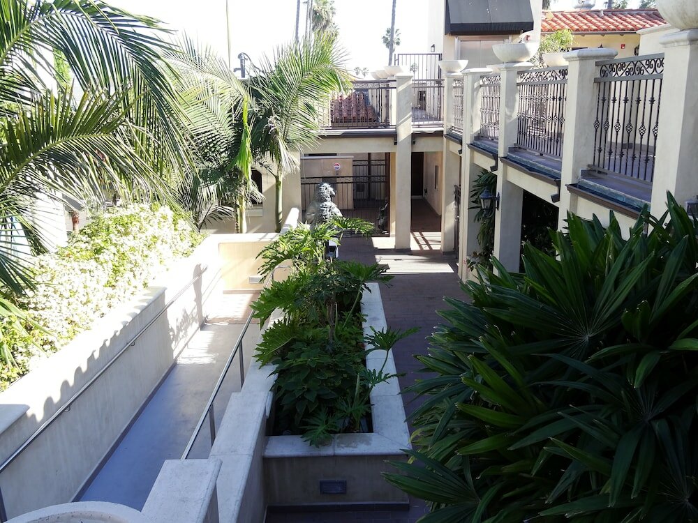 Фото Balboa Inn, On the Beach