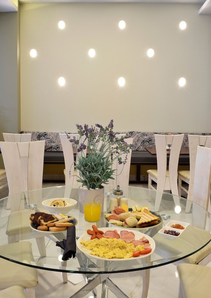 Фото John's Hotel