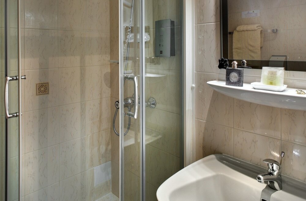 Фото Logis Hôtel du Midi - Saint Etienne Sud