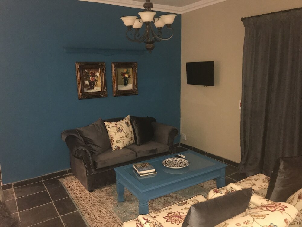 Фото Shangri-La Country Hotel