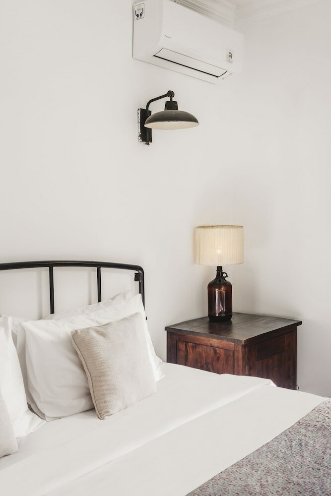 Фото Brown Feather Hotel