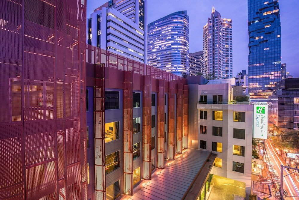 Фото Holiday Inn Express Bangkok Sathorn