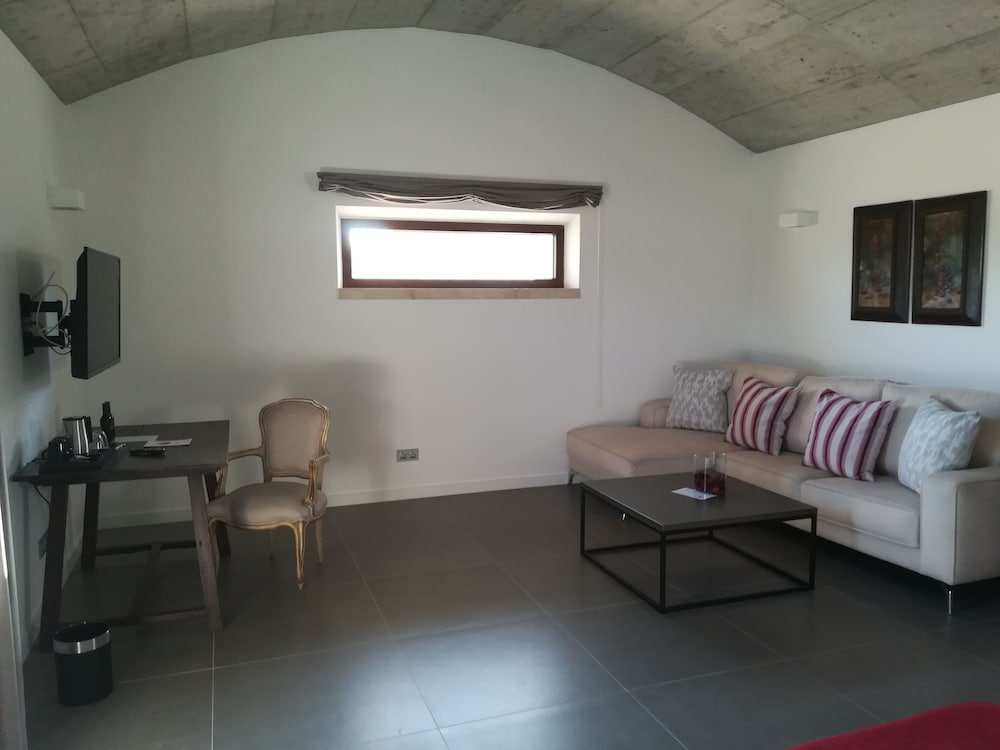 Фото Bennoc Petit Hotel