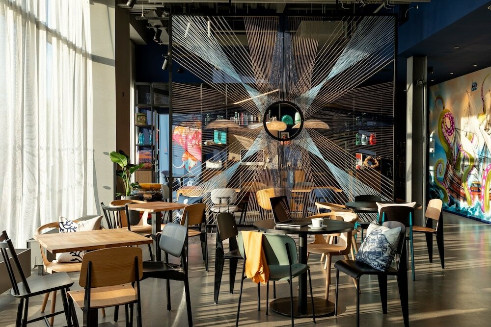 Фото Moxy Plymouth