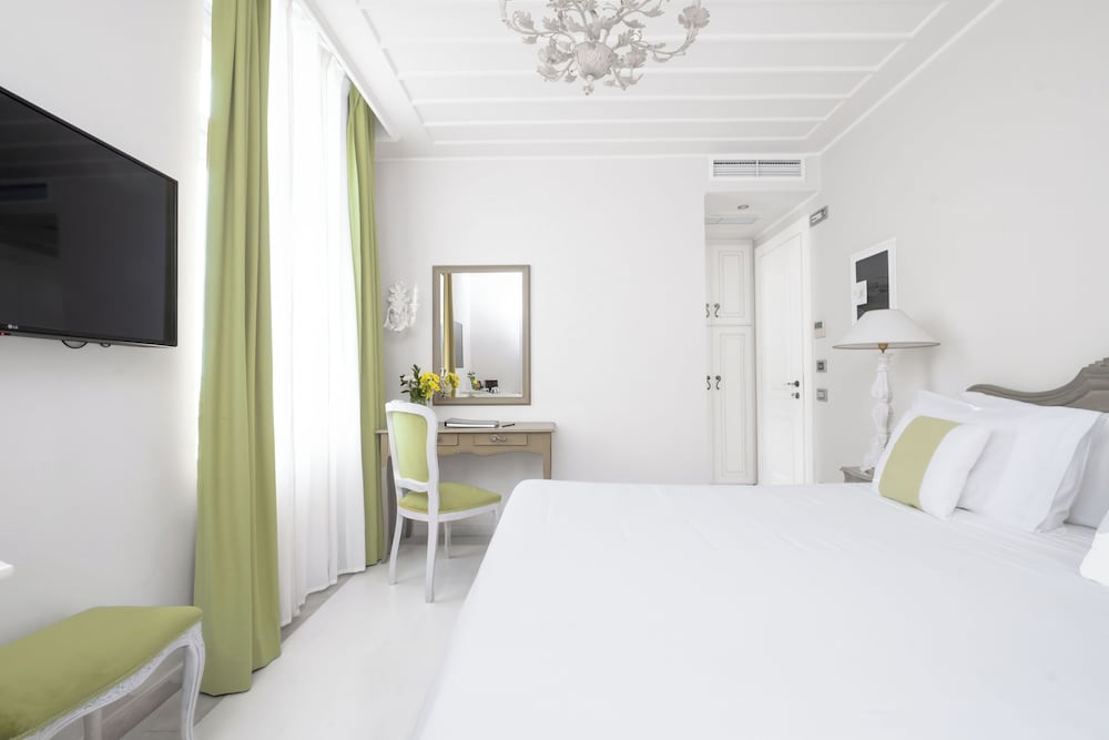 Фото Micra Anglia Boutique Hotel & SPA