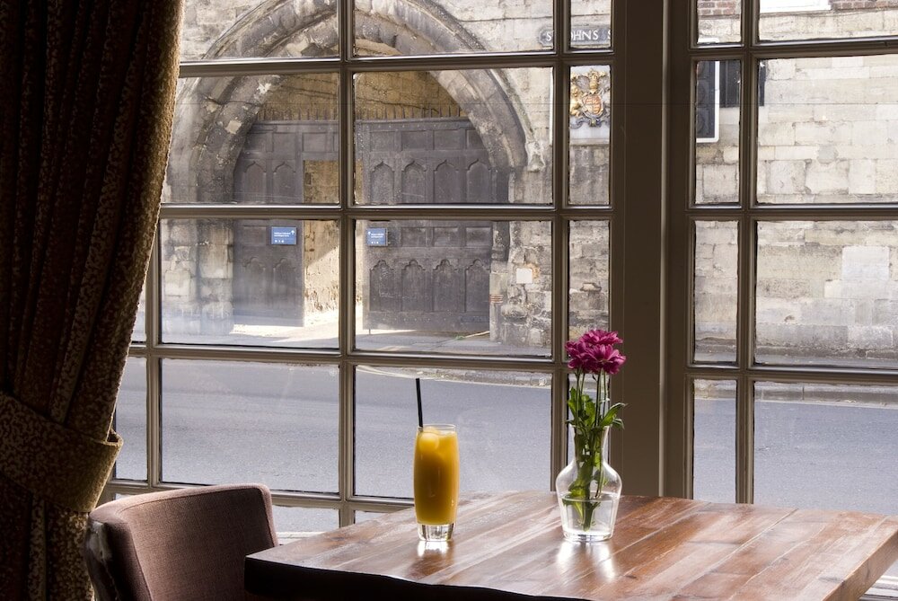 Фото The Chapter House