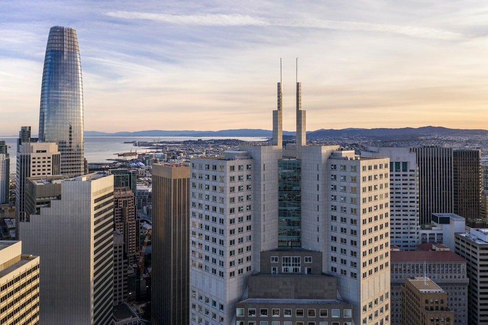 Фото Four Seasons Hotel San Francisco at Embarcadero