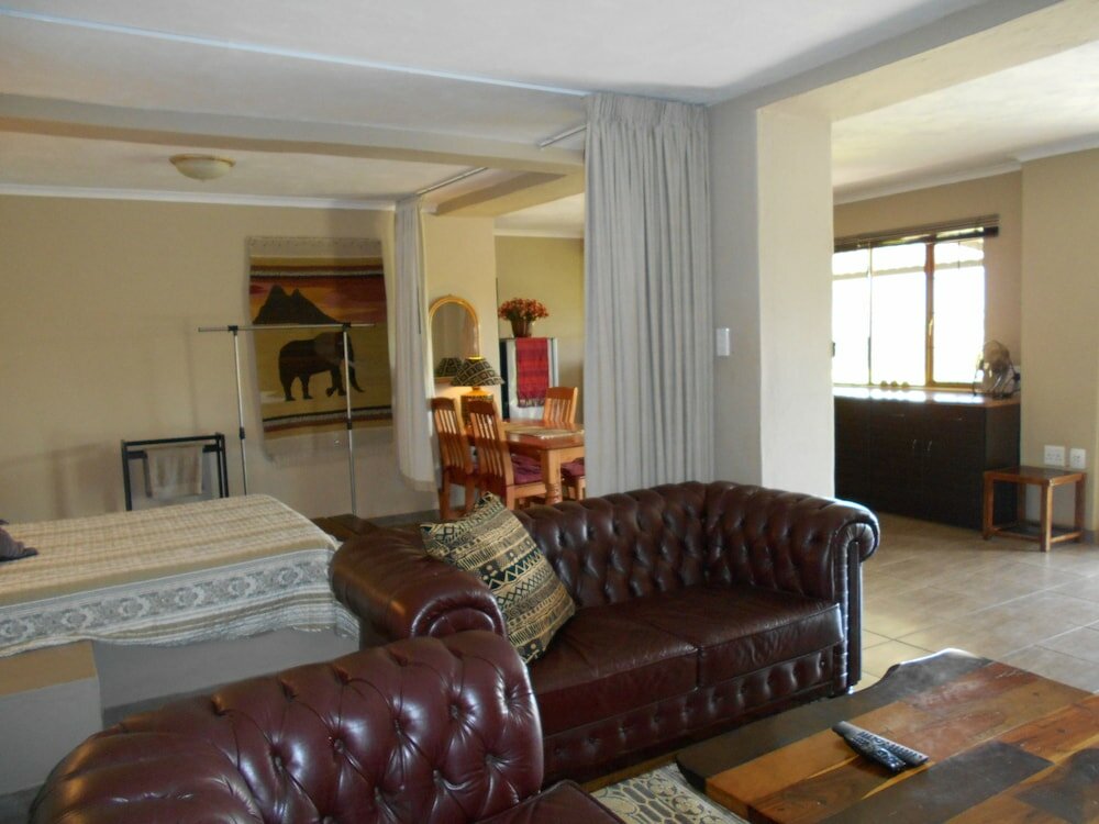 Фото Meerkat Manor