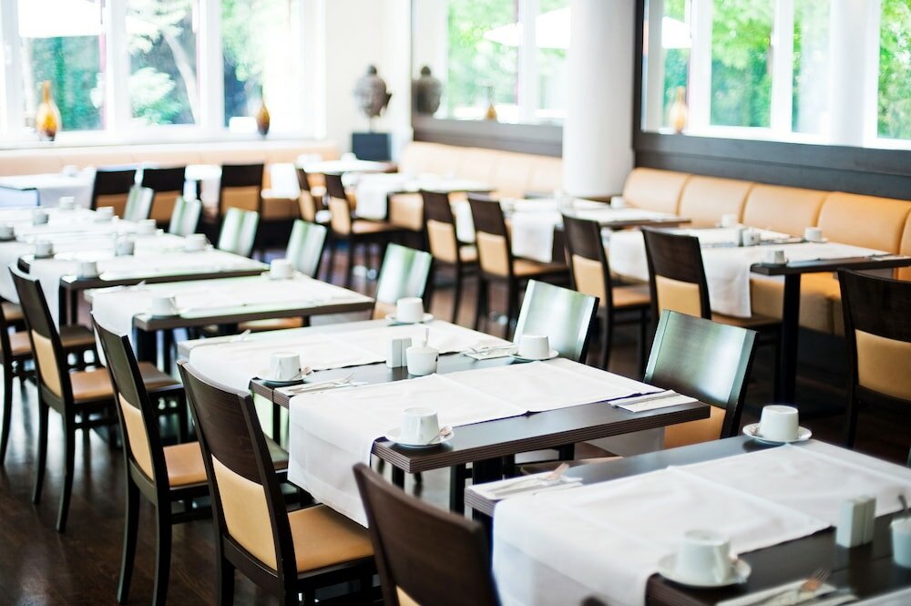 Фото Bristol Hotel Frankfurt