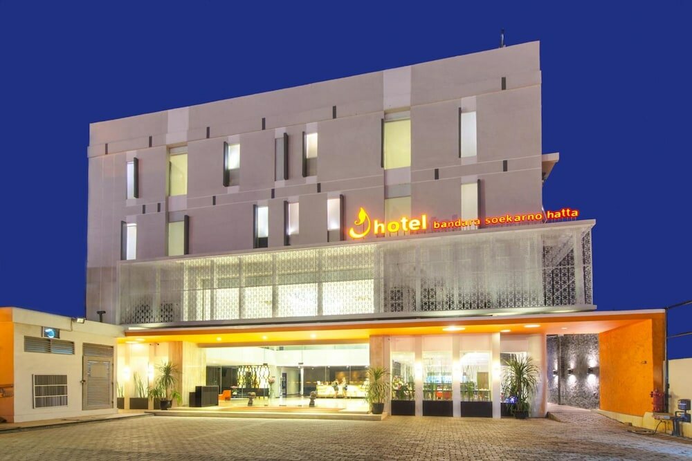 Фото J Hotel Bandara Soekarno Hatta