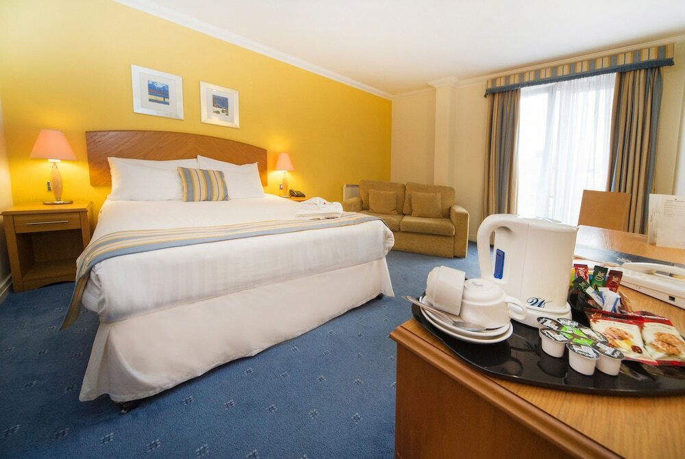 Фото Worcester Whitehouse