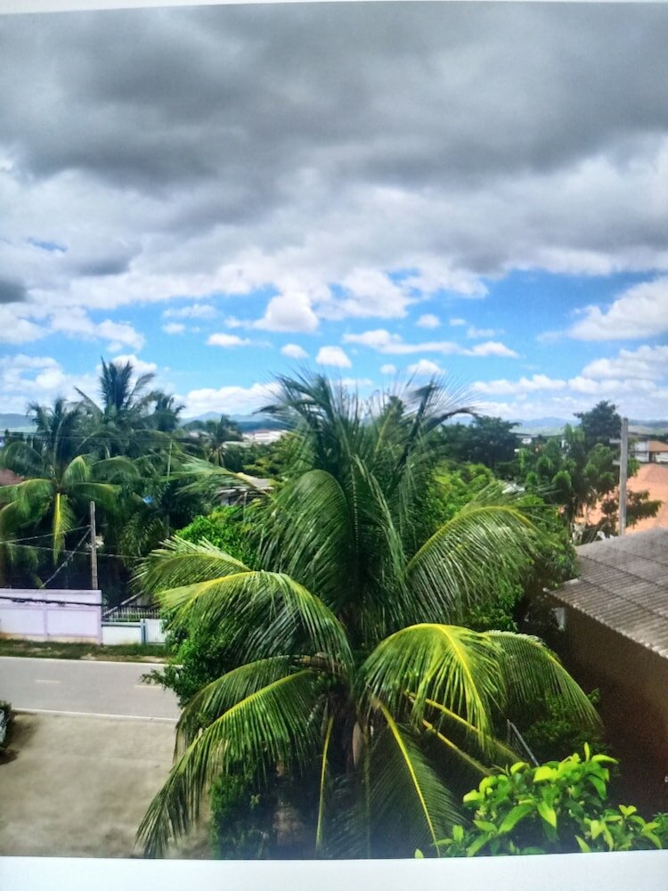 Фото Maesot Siri Hotel