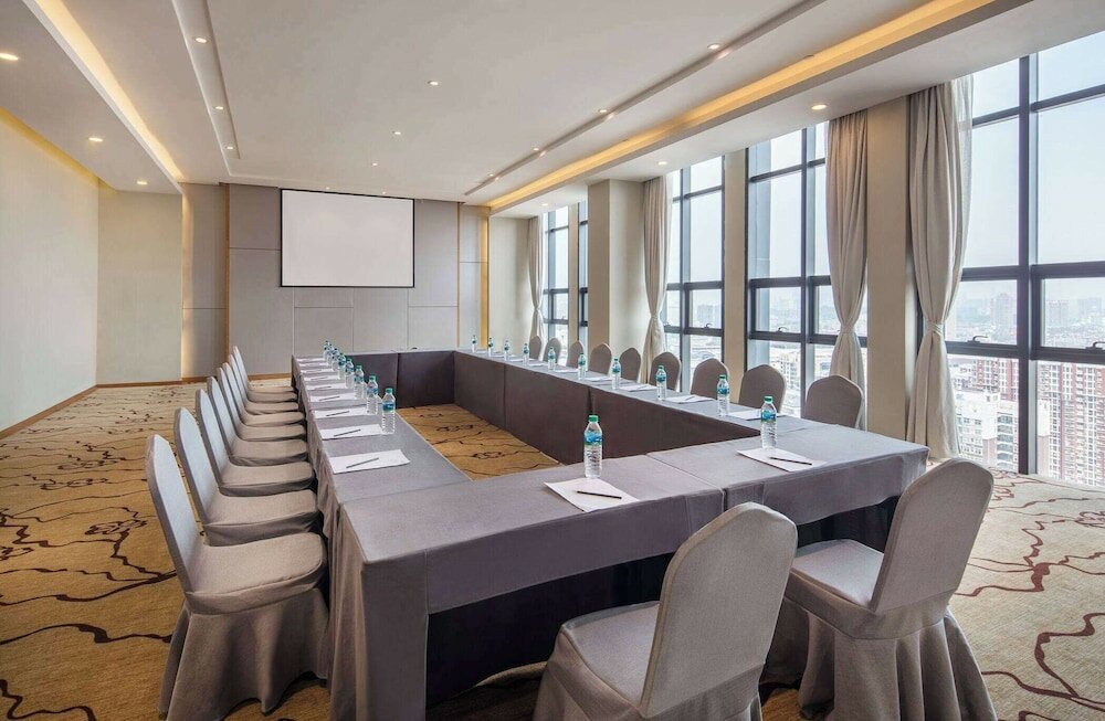 Фото Ramada Encore Wuhan