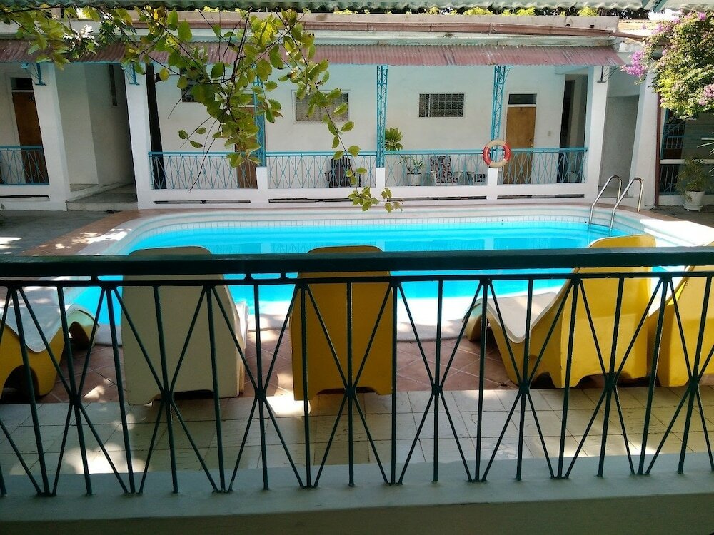 Фото отеля 2