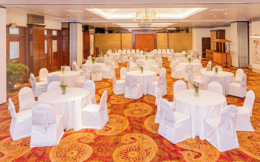 Фото Hotel Kohinoor Continental, Airport