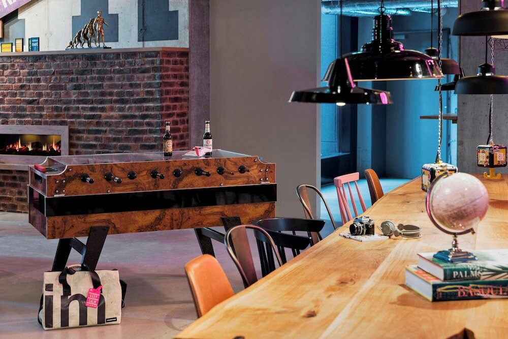 Фото Moxy Frankfurt City Center