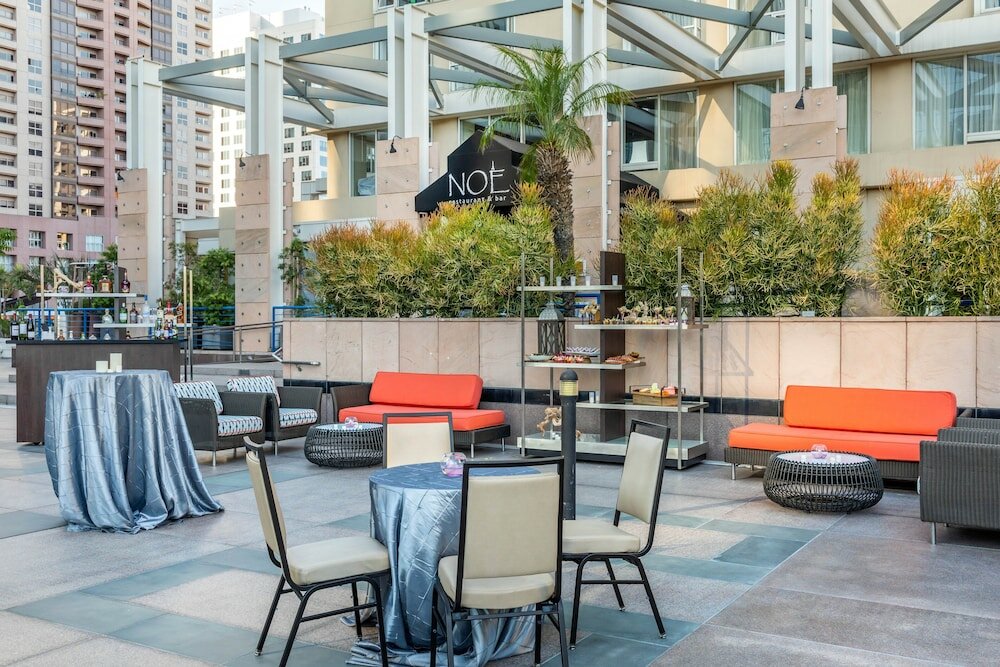 Фото Omni Los Angeles Hotel at California Plaza