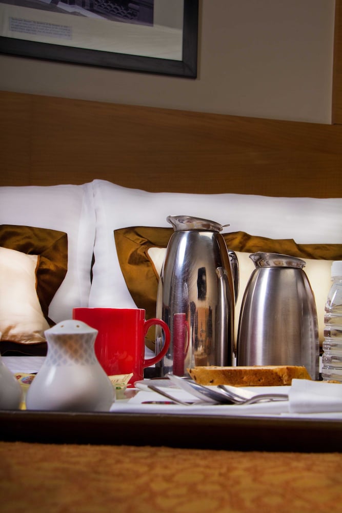 Фото Radisson Blu Marina Hotel, Delhi Connaught Place