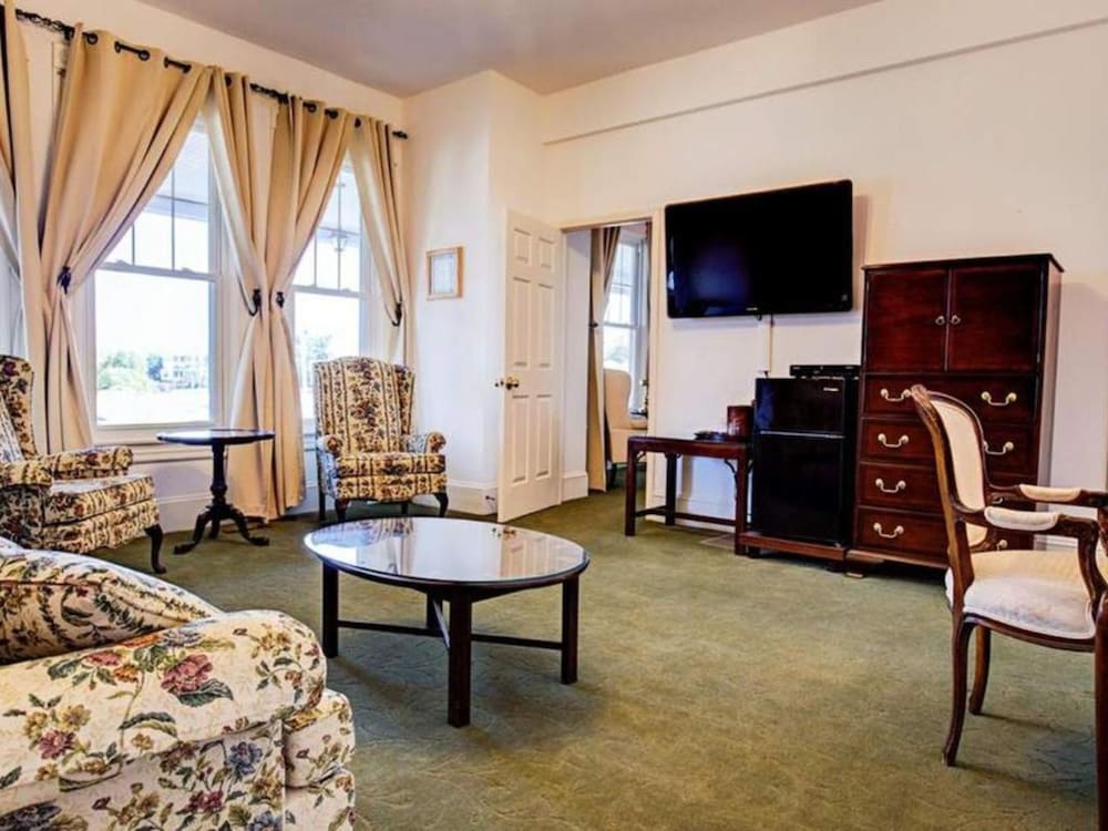 Фото The Hewitt Wellington Hotel