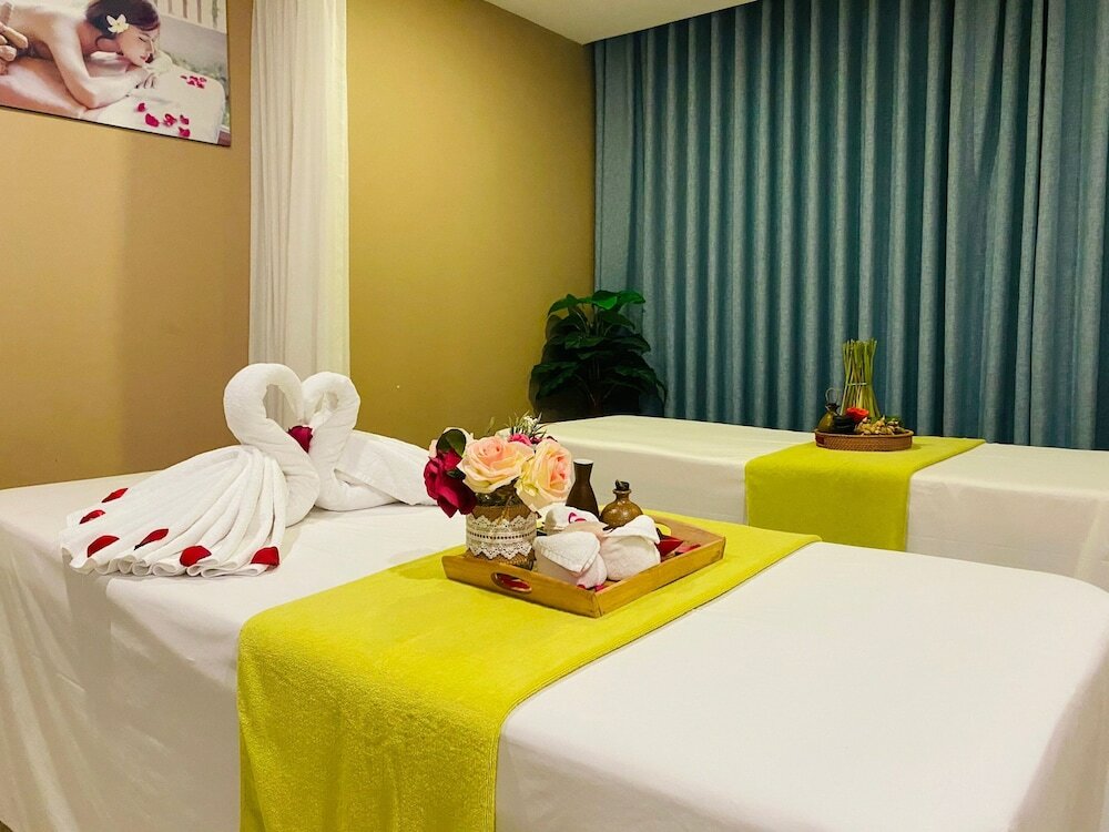 Фото Serene Beach Hotel Danang