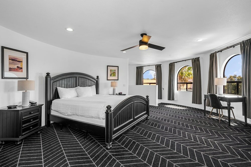 Фото Masterpiece Hotel