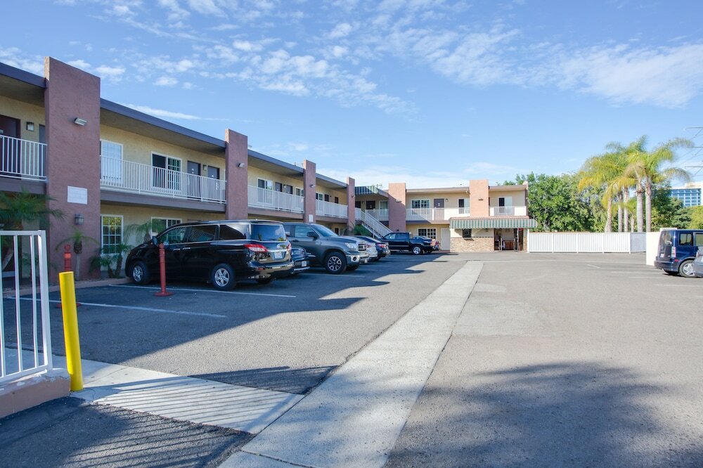 Фото Abby's Anaheimer Inn