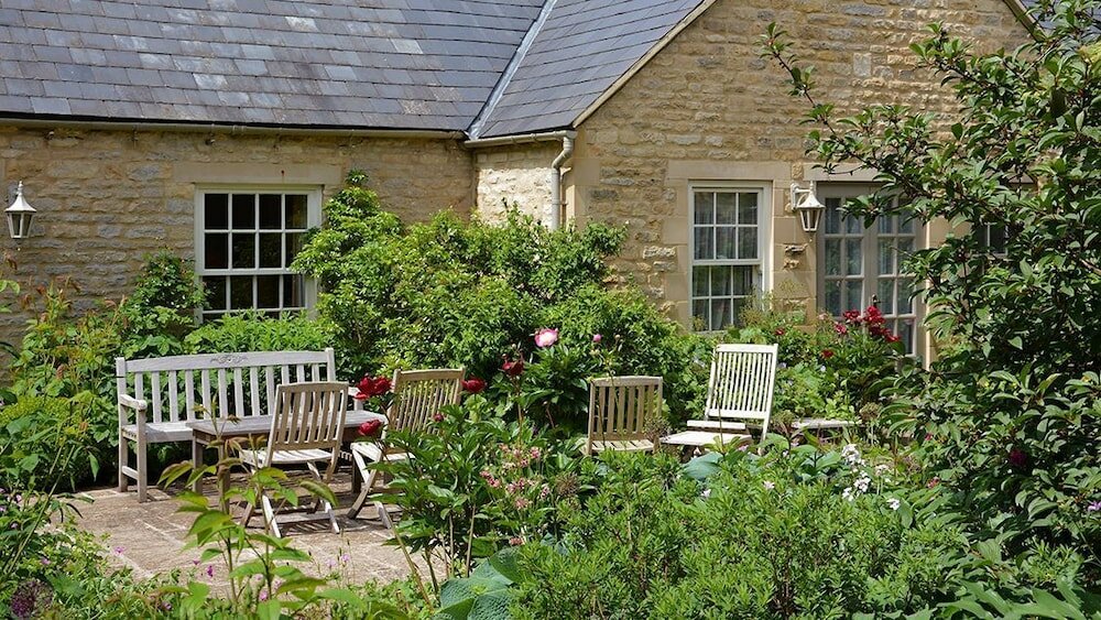 Фото Weir Cottage