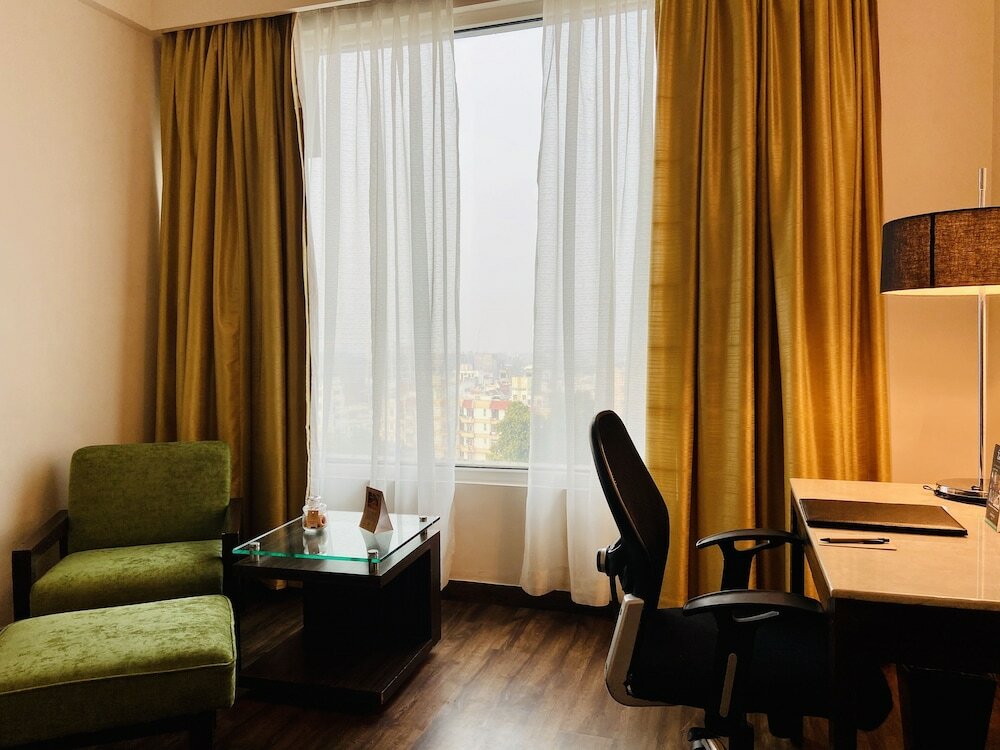 Фото The Landmark Hotel