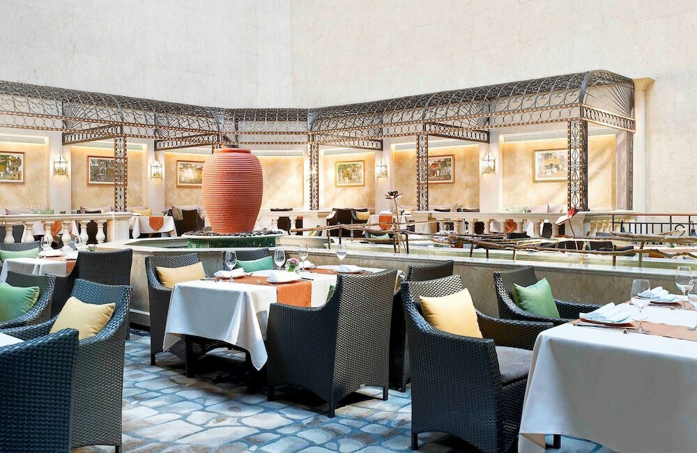 Фото The Royal Garden