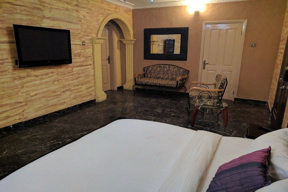 Фото Porschester Hotel and Suite