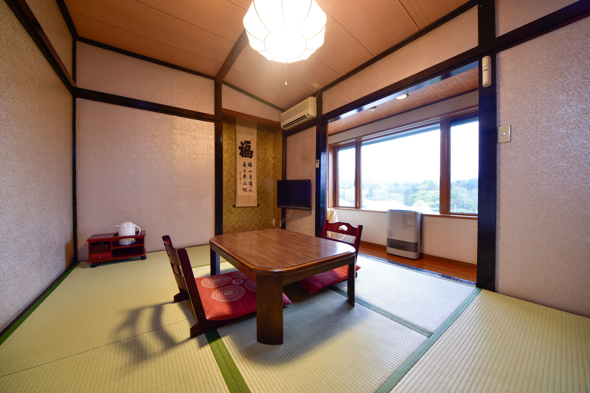 Фото Kusatsu Onsen Kiyoshigekan