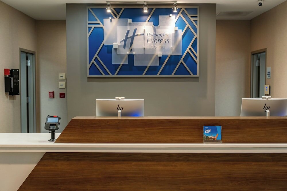 Фото Holiday Inn Express Hotel & Suites Raleigh Sw Nc State, an Ihg Hotel