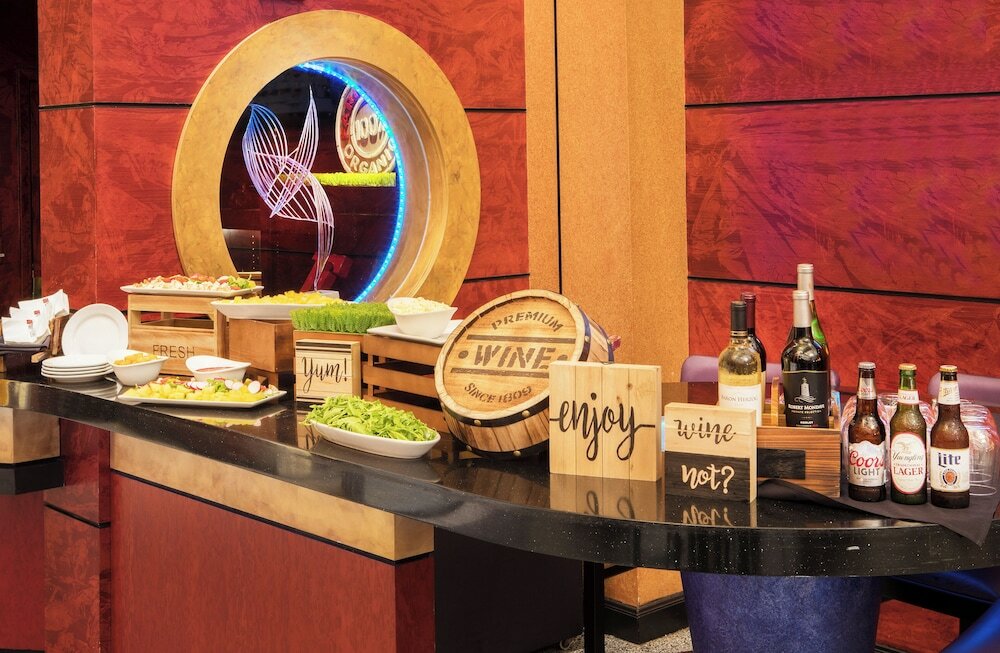 Фото Pier 5 Hotel Baltimore, Curio Collection by Hilton