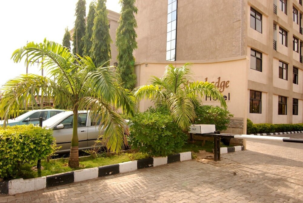 Фото Stonehedge Hotel