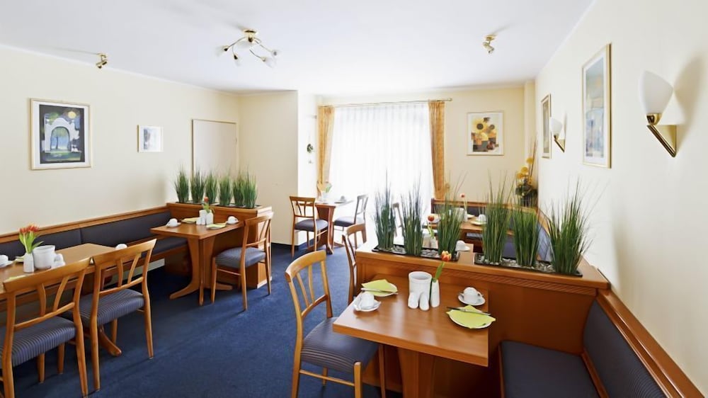 Фото Hotel Blutenburg