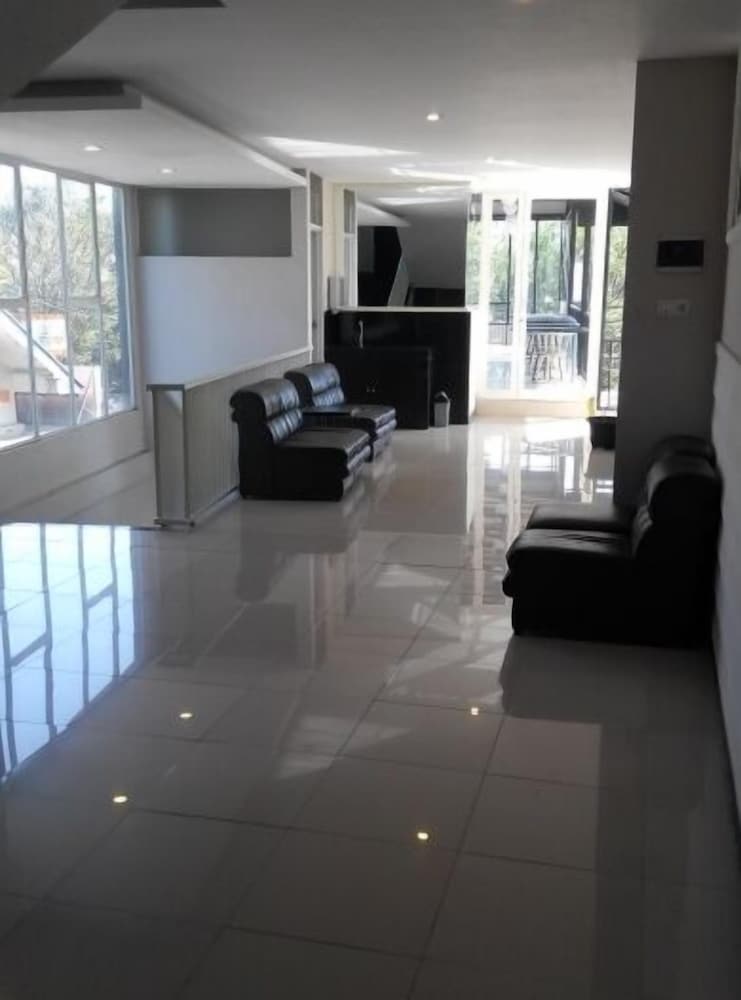 Фото De Wahyu Hotel