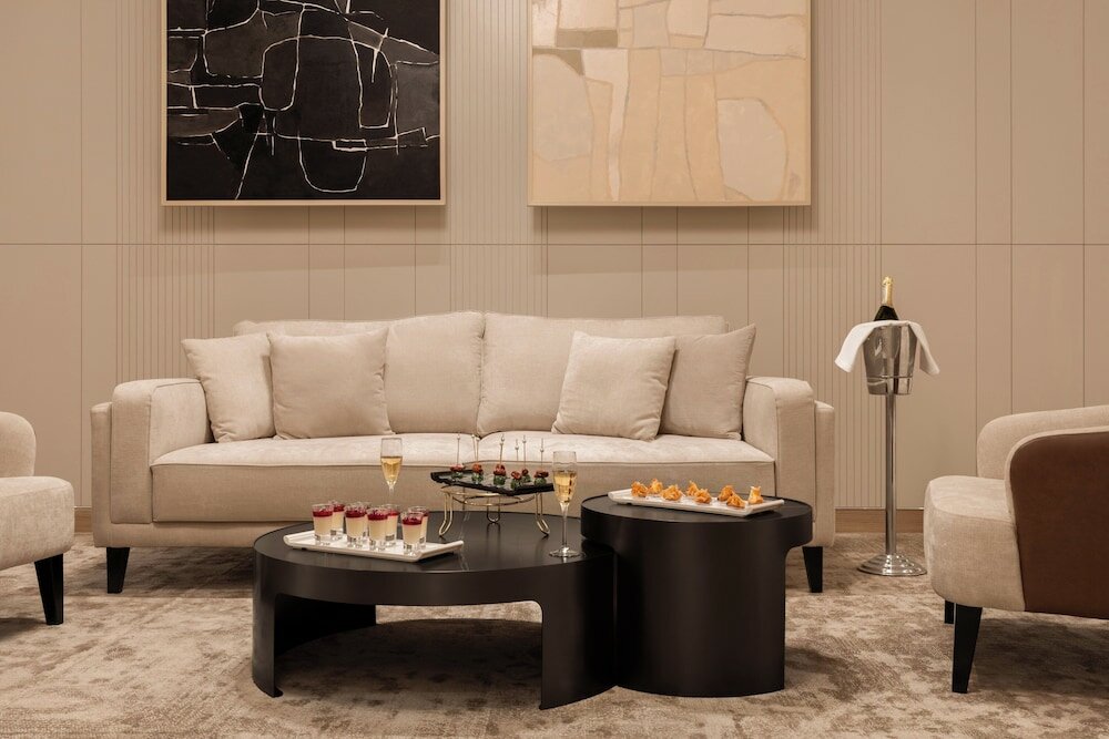 Фото Holiday Inn Almaty