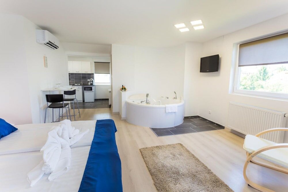 Фото Classic Hotel