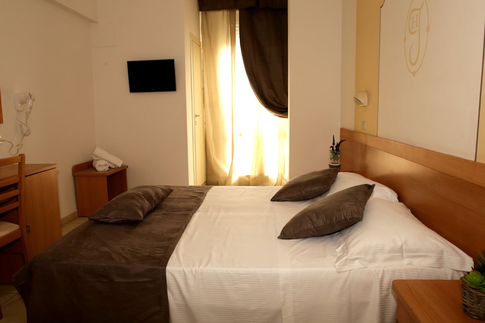 Фото New Hotel Jolie