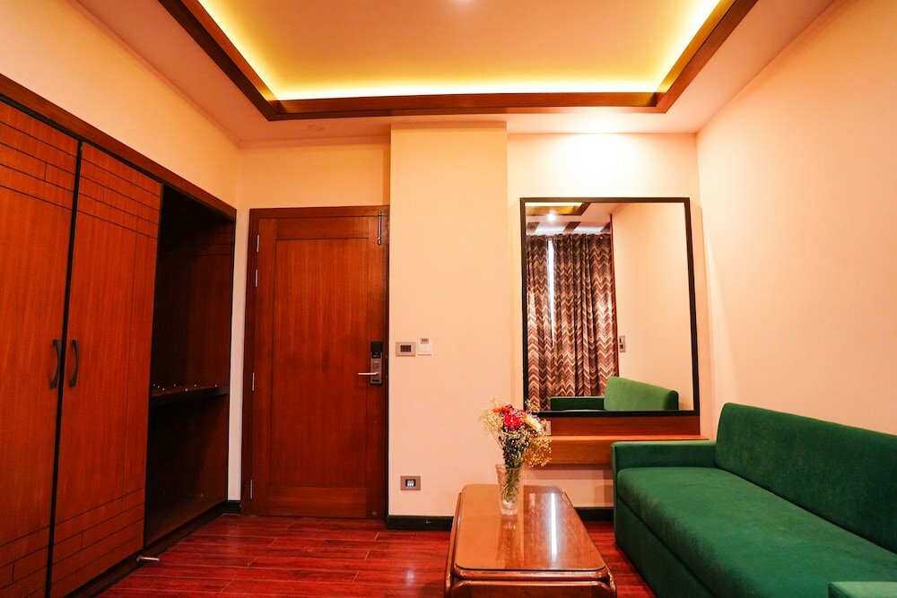 Фото Orsino Resort Mall Road