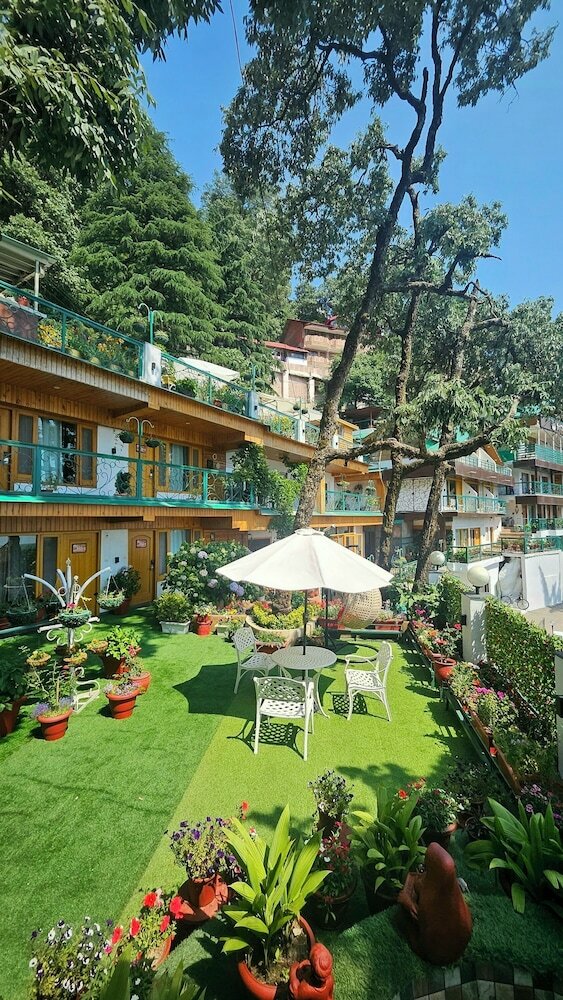 Фото Hotel Mongas