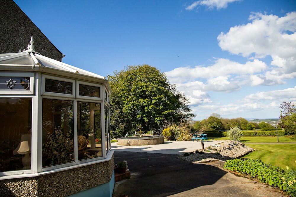 Фото Groarty House & Manor B&b